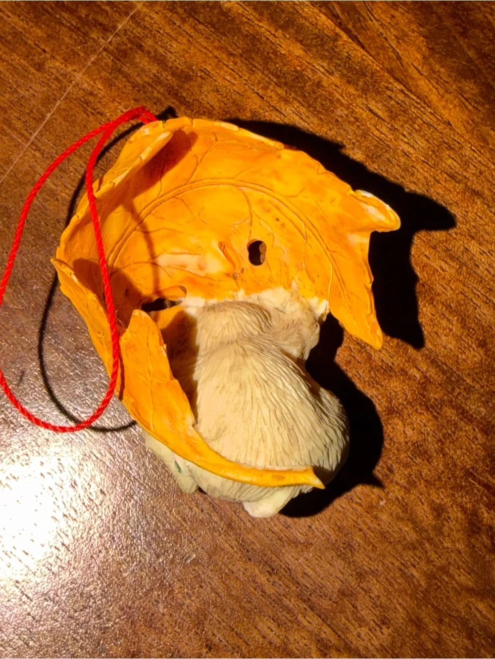 Charming tails, Decorative Hanging Hideout in “Parachute”